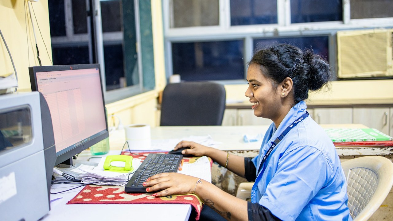 Un poste de secrétariat à l’hôpital, photo EqualStock sur Unsplash